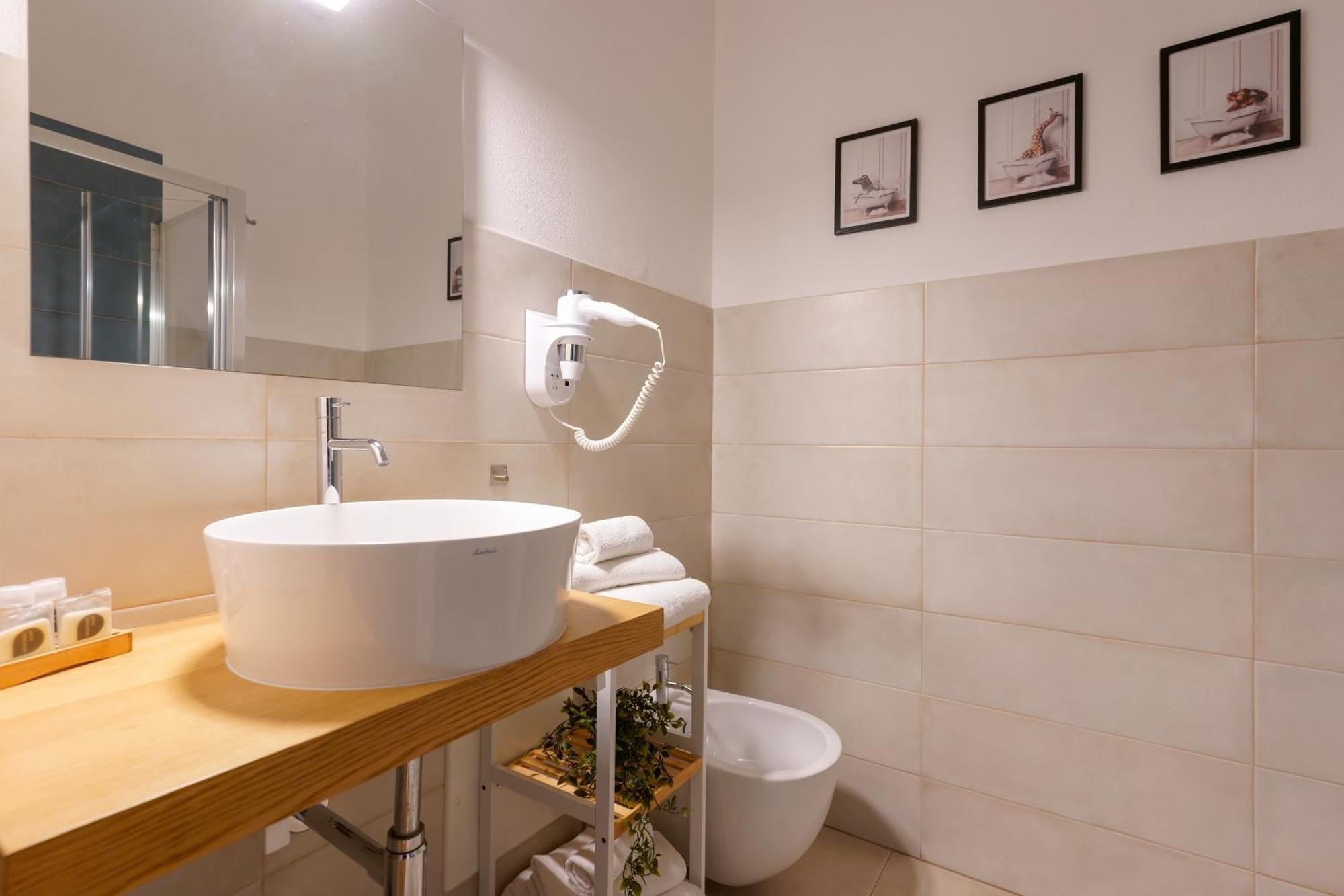 Crossroad Four - Locazione Turistica Bed & Breakfast Cagliari Exterior photo